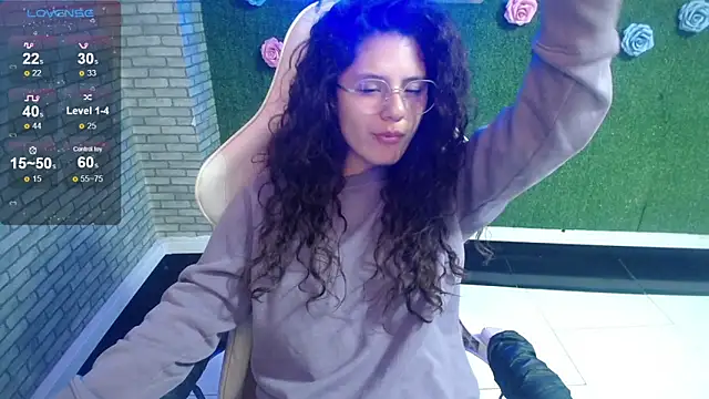 Velvet Moon V online show from February 7, 1:15 pm