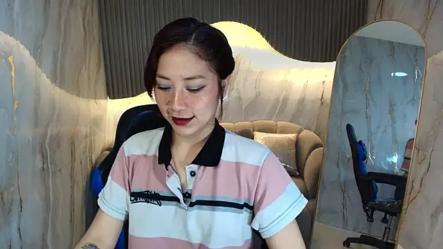 valentina r  online show from November 18, 3:18 am