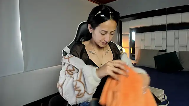 Adhara7 online show from October 23, 8:15 pm