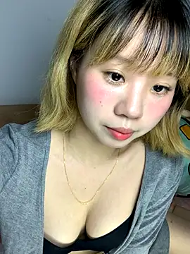 zhaomosheng125216 online show from October 13, 11:40 pm