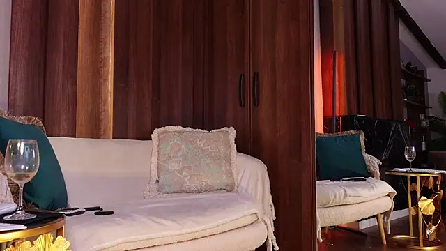 QueenMarX online show from February 7, 7:51 pm