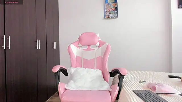 kendal hot01 online show from February 16, 6:08 pm