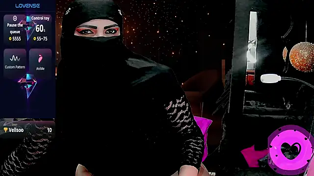 SultanaLayla online show from November 18, 8:10 pm