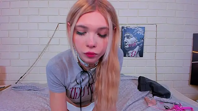 Blondy Fina online show from October 5, 5:23 am