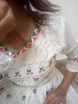 Neha Tyagi online show from October 18, 7:33 am