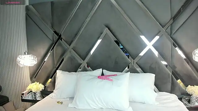 CoraimaSahin online show from November 19, 4:34 am