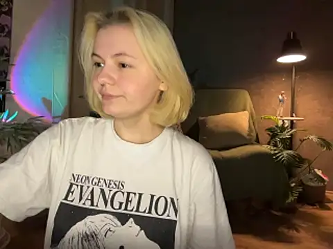 MoonIvy  online show from June 27, 8:04 pm