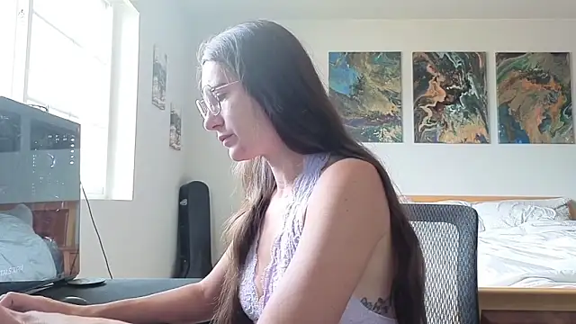 bambifarrina online show from June 11, 2:58 pm