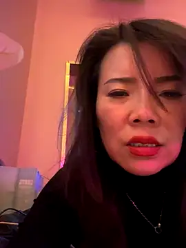 anna yngs online show from November 30, 11:25 am