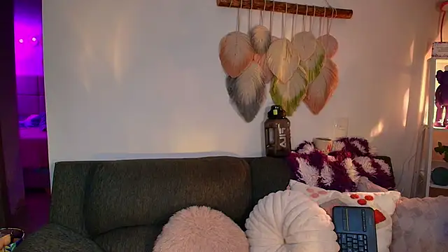 Claiborne Morris online show from March 11, 1:32 am