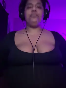 1n0nlythroat online show from January 17, 6:10 am