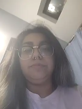 Lovelyrainn online show from November 23, 11:45 am