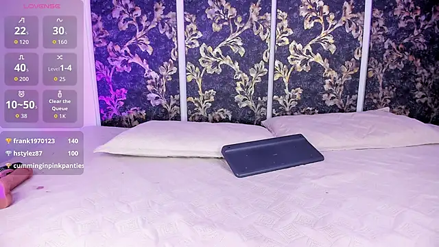 ChloeShade online show from September 10, 7:58 pm