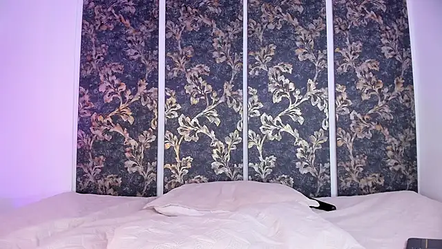 ChloeShade online show from September 25, 8:28 pm