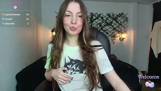 velvet  moon online show from April 3, 1:03 am