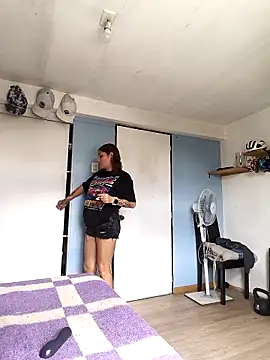 xjuanaxmaldadxxx online show from March 16, 4:44 pm