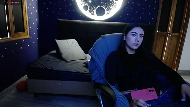 Megara 25 online show from April 10, 3:07 pm