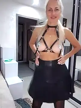 KissMiSveet online show from October 4, 5:06 pm