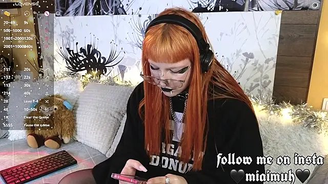 mia  yui online show from January 10, 3:11 am