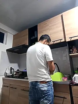 stivenlujan69 online show from November 30, 1:32 am