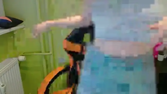 juicyPenny online show from December 1, 7:34 am