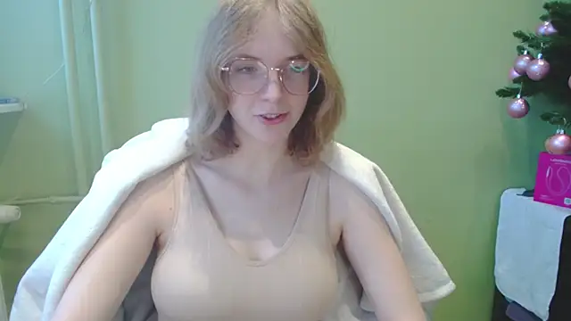 juicyPenny online show from February 5, 7:55 am