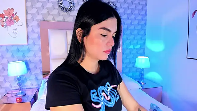 Sasha  sims   online show from November 18, 11:44 am