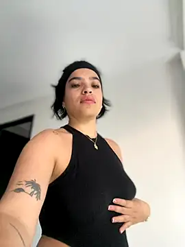 JuanitaMore01 online show from November 9, 10:27 pm