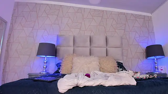 Emely florence  online show from October 14, 8:22 pm