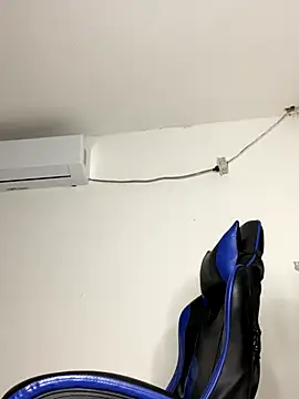 Rousevans  online show from November 27, 4:37 am