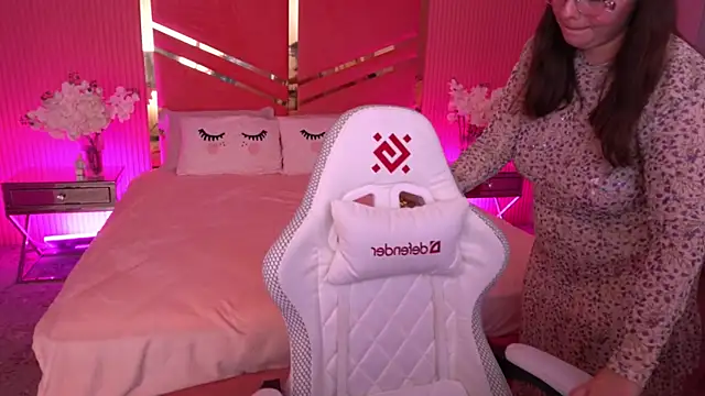 SophieDreamss online show from September 13, 7:55 pm