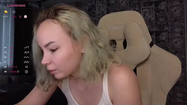 CutieGoose online show from October 23, 9:04 am