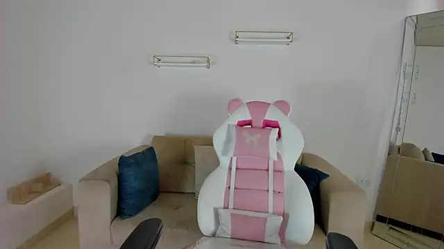 april smiith online show from October 14, 12:08 pm