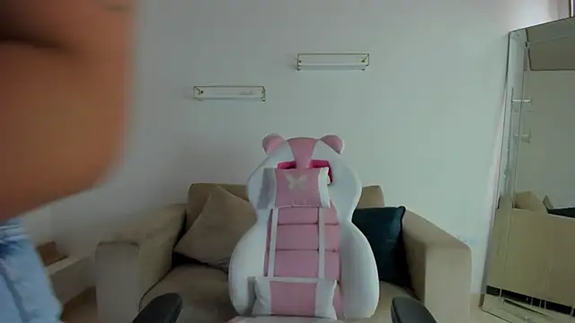 april smiith online show from October 27, 12:12 pm