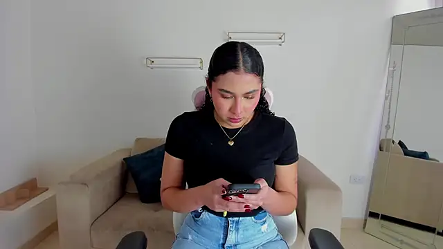 april smiith online show from September 26, 12:36 pm