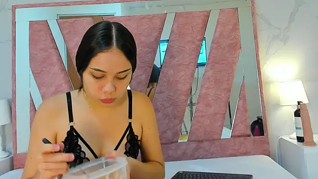 Megan Sweetas online show from October 11, 9:06 pm