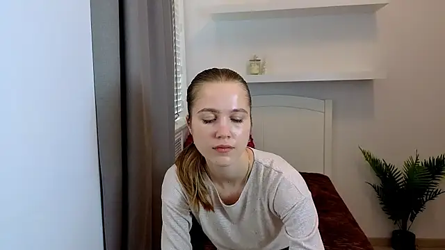 Spicy Lexi online show from April 14, 12:49 pm