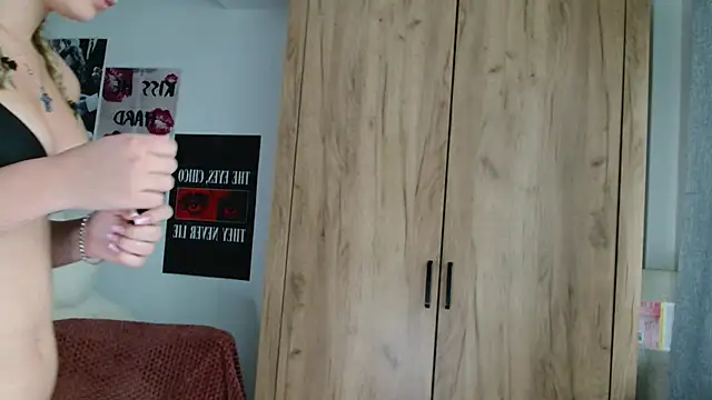 ScarlettSmithX online show from September 9, 4:45 am