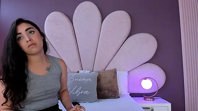 NickandAbby  online show from October 16, 1:14 pm