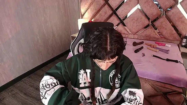 Babyyrasta666 online show from December 16, 3:45 am