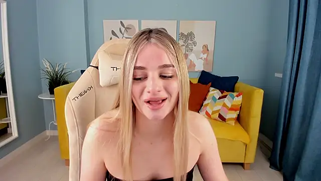 SweetyLicky online show from October 17, 5:05 pm