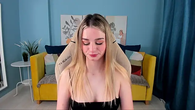 SweetyLicky online show from November 3, 4:33 pm