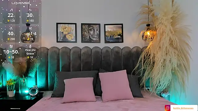 Viollet xoxo online show from October 1, 9:42 pm