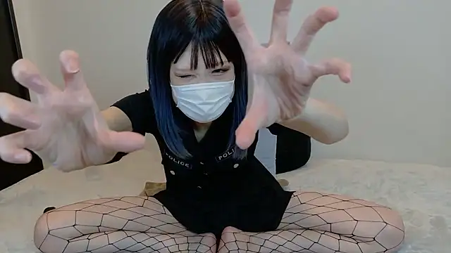 sarina at online show from October 29, 9:35 am