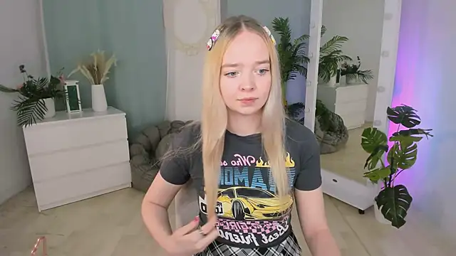 BellaMontgomery online show from December 3, 10:56 pm