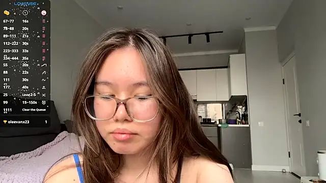 Wow Akemi online show from September 29, 9:36 am