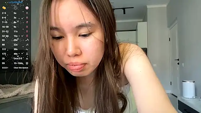 Wow Akemi online show from September 27, 8:43 am