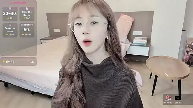 nini a online show from November 18, 8:48 am