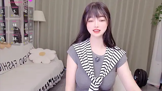 uikyy1 online show from April 13, 8:15 am