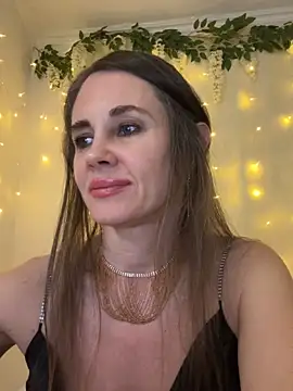 LucieMack online show from April 18, 7:51 pm